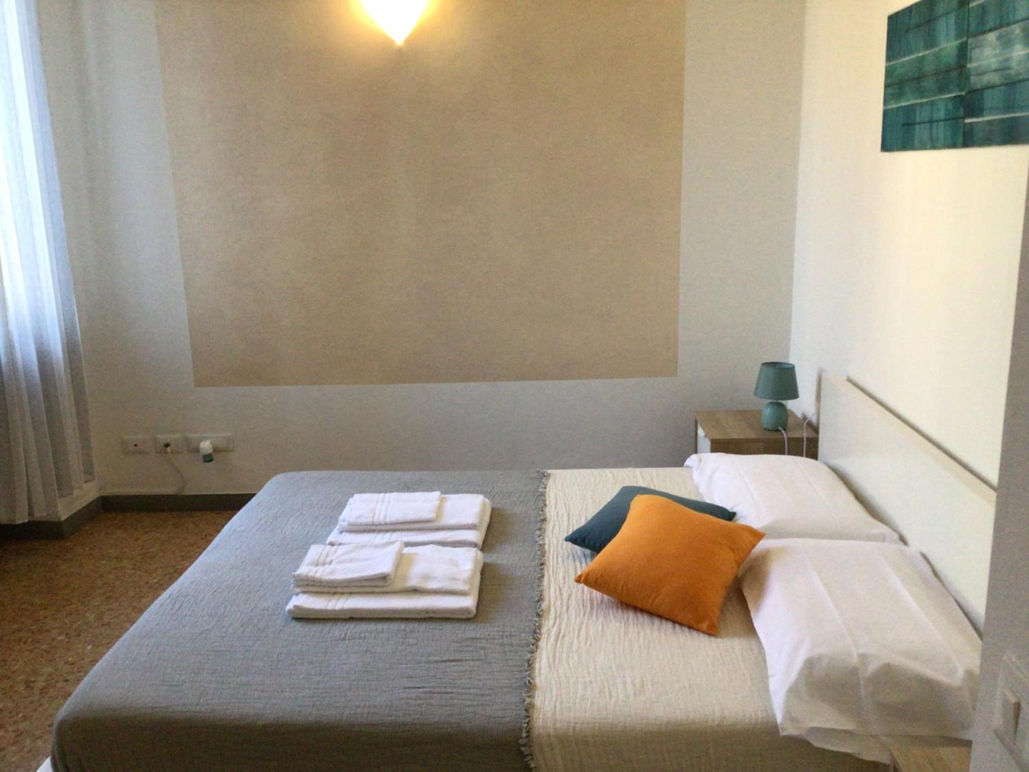 A Due Passi Da Giulietta-Casa Montecchi Verona Kültér fotó